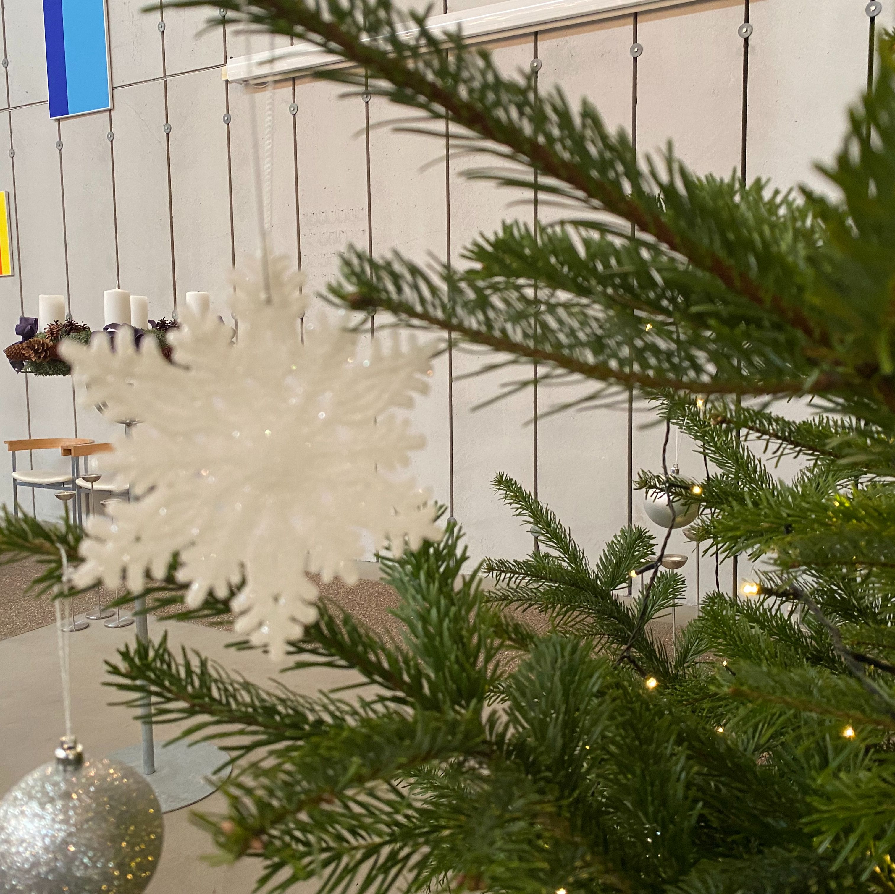 Juletræ i Gug Kirke