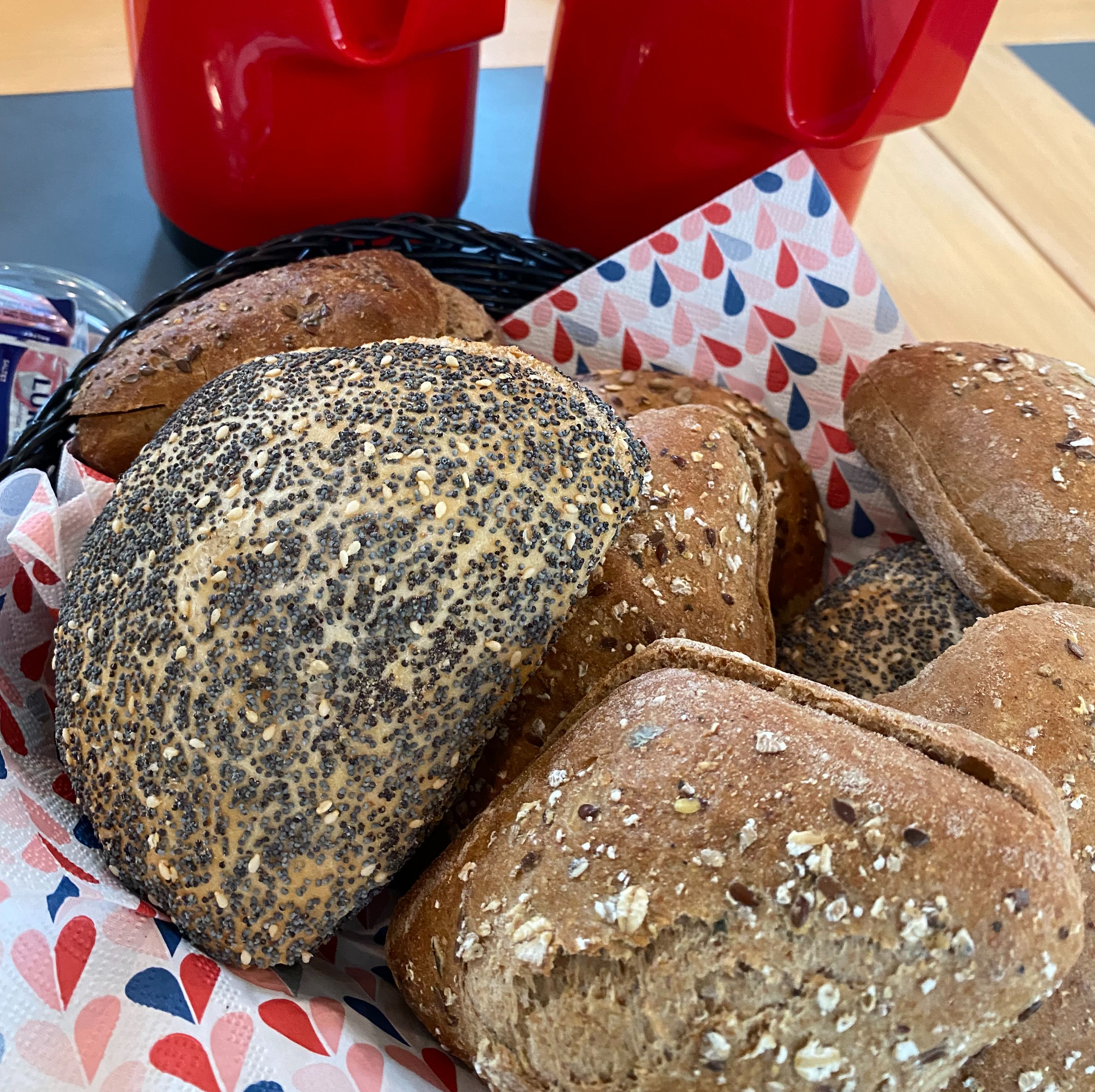 Rundstykker og kaffe