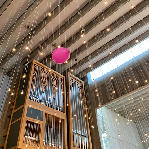 Orgel og ballon